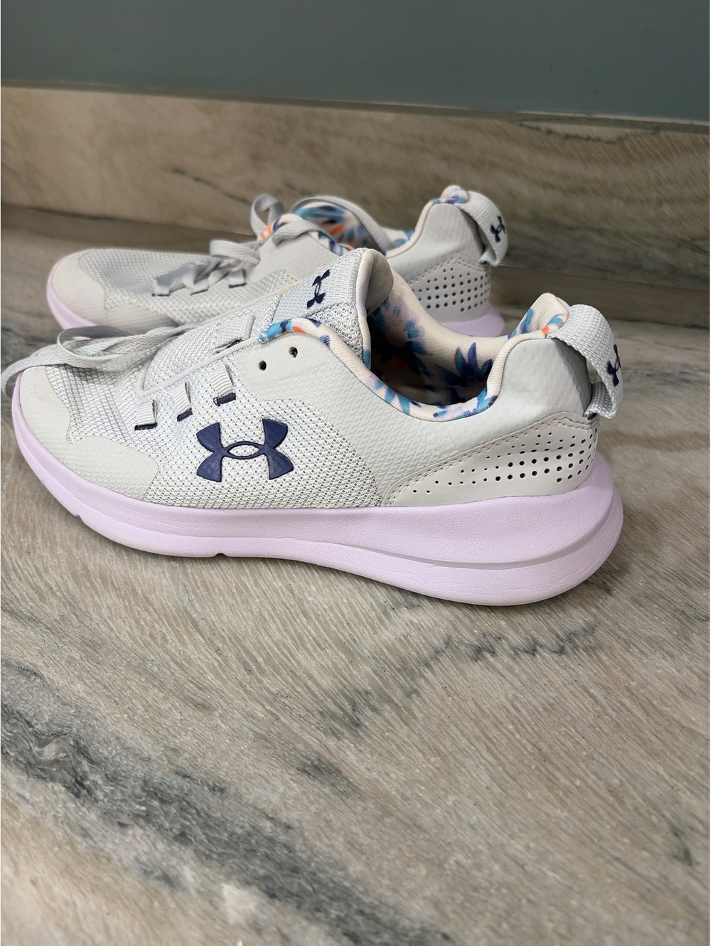 Under Armour AKA Women's Running Shoes Size 7.5 White with Floral Lining